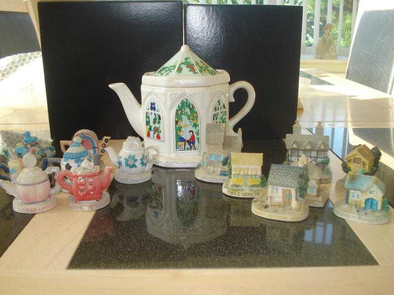 TEA POT  MINIATURE TETLEY COLLECTABLES