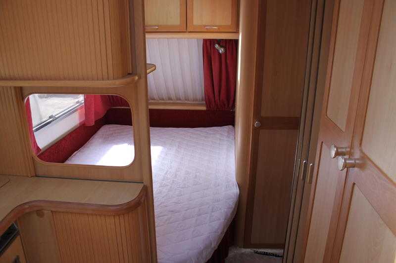 T.E.C Cris-Reg 2004 4 Berth Fixed Bed Caravan