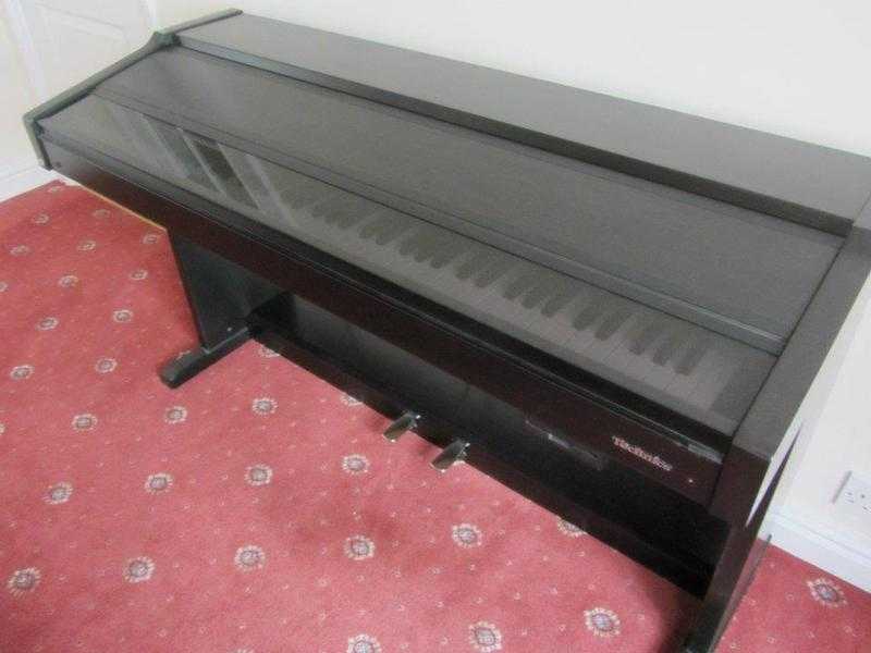 Technics PR200 piano