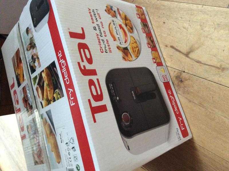 TEFAL Fry Delight Air Fryer brand New unwanted gift