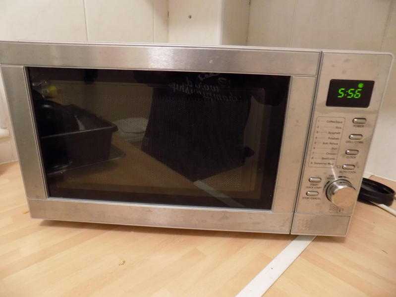 TESCO SILVER 800W MICROWAVE - EXC039 CONDITION