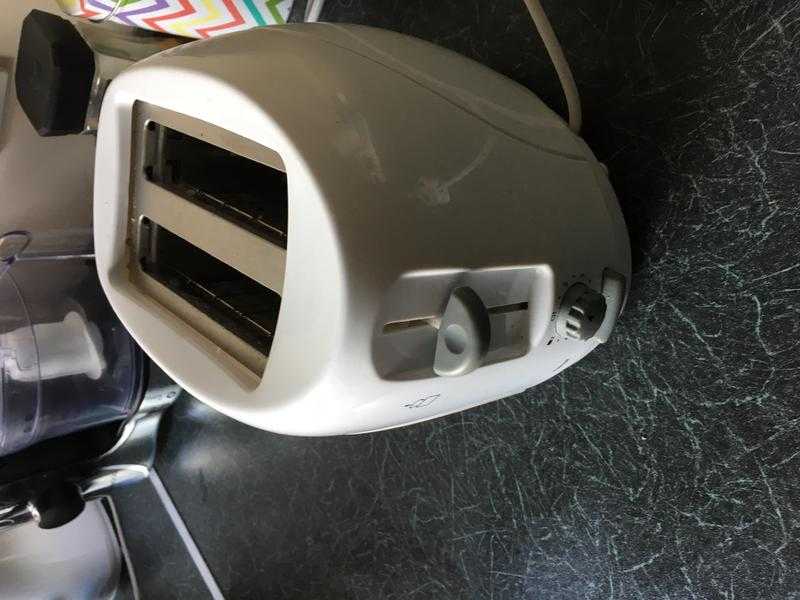 TESCO White Toaster