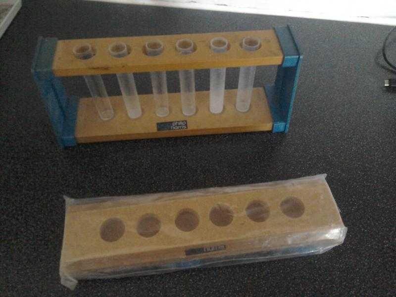 Test tube stand with test tubes