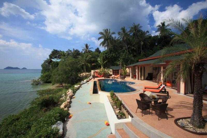 Thailand luxury villa next to the sea