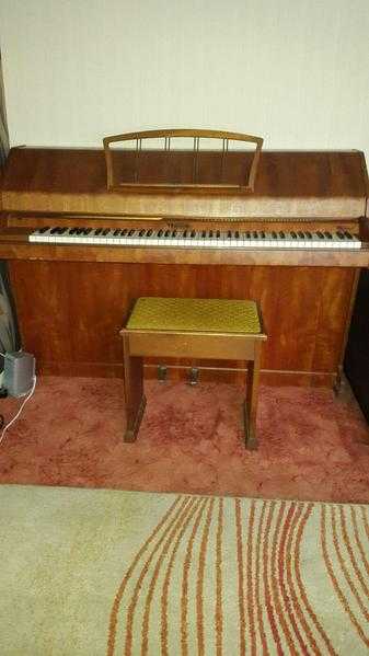 the eav estaff piano