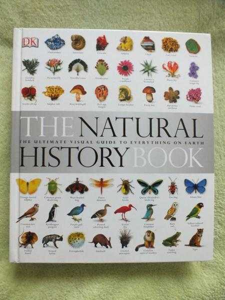 THE NATURAL HISTORY BOOK. THE ULTIMATE VISUAL GUIDE TO EVERYTHING ON EARTH, HARDBACK DK BOOKS, MINT