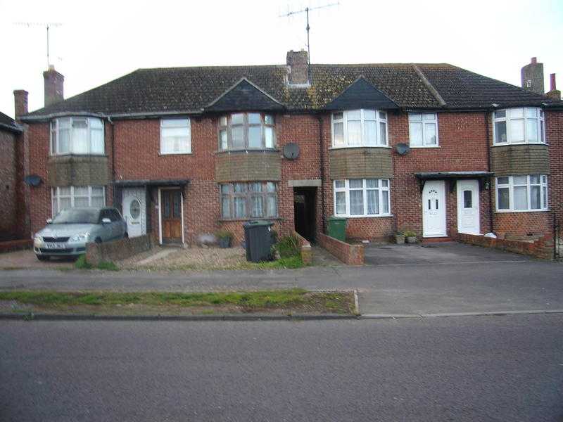 THREE BEDROOM HOUSE IN CALNE