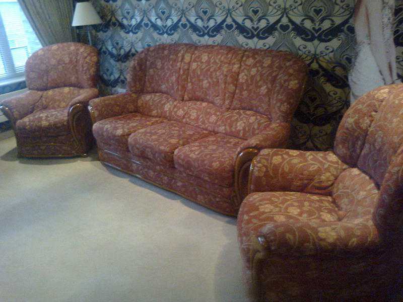 Three piece suite excellent conditon italian made