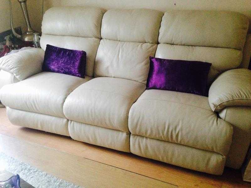 Three seater Leather sofs