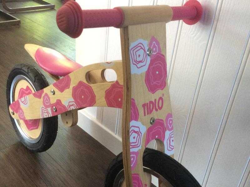 Tidlo wooden balance bike -pink