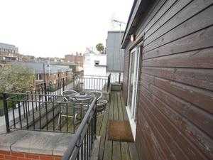 Tidy 1 double bedroom furnished flat to rent