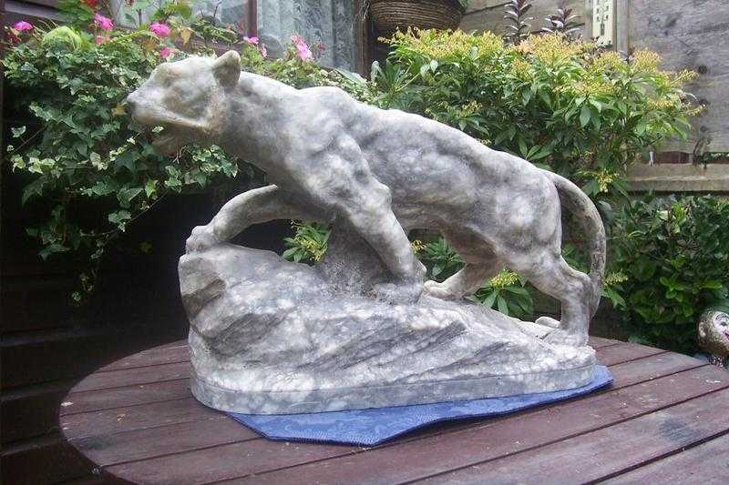 Tiger figure beautifully sculptured in marbled alabaster stone