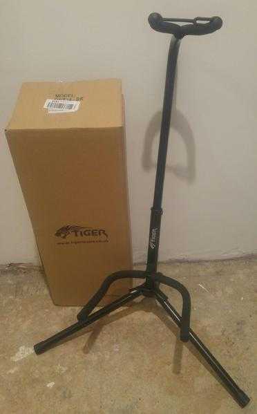 TIGER FOLDING TRIPOD UNIVERSAL GUITAR STAND. BLACK. NEW.