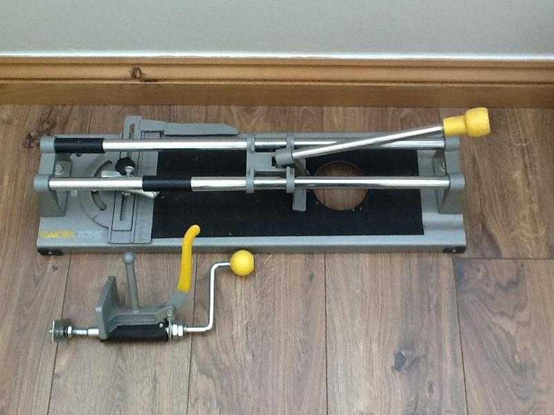 Tile cutter