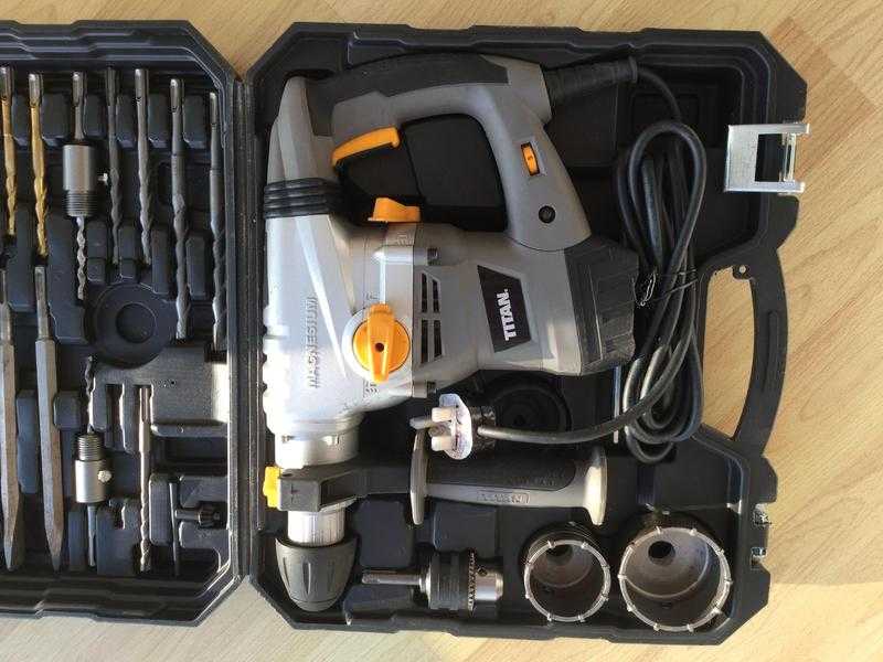 TITAN Rotary Hammer Drill 1500w