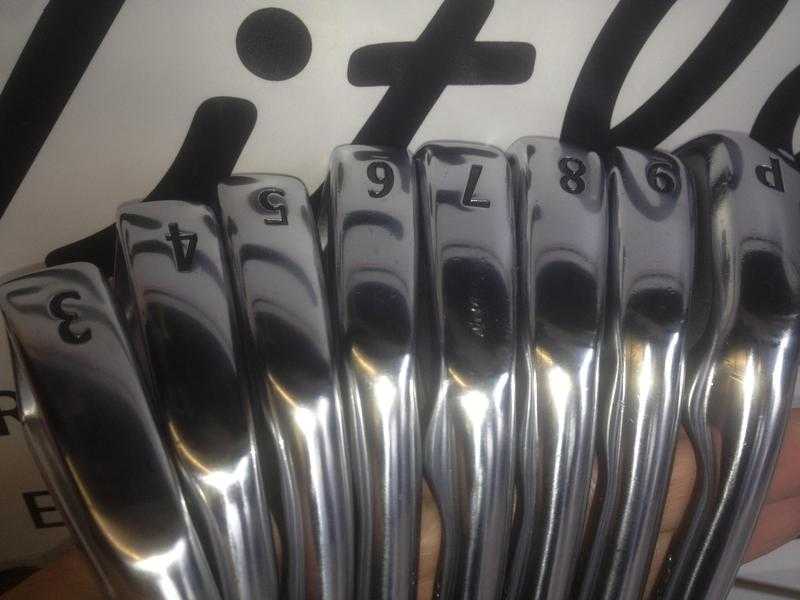 Titleist CB 714 irons MINT CONDITION