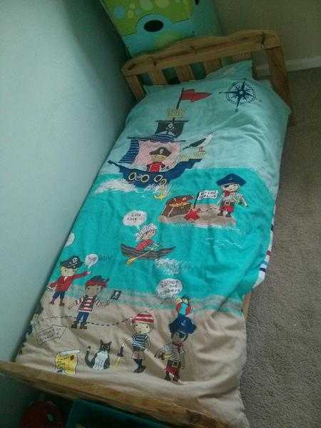 Toddler bed