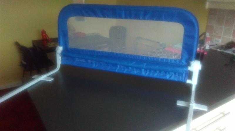 Toddler bed guard