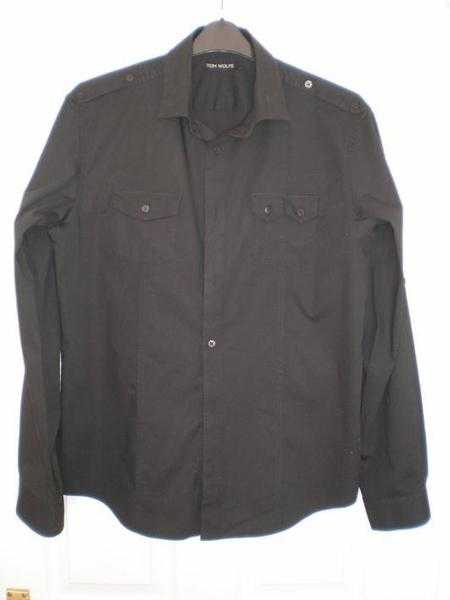 tom wolfe black shirt size large.