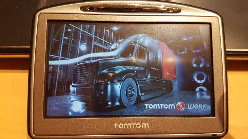 TomTom Truck SatNav MINT CONDITION, Latest UK amp Full Europe 2017  Speedcams