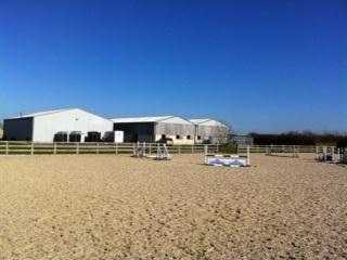 TOP CLASS LIVERY STABLES - YEAR ROUND TURNOUT