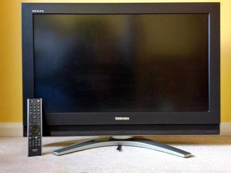 TOSHIBA 32quot Regza LCD Television FREEVIEW