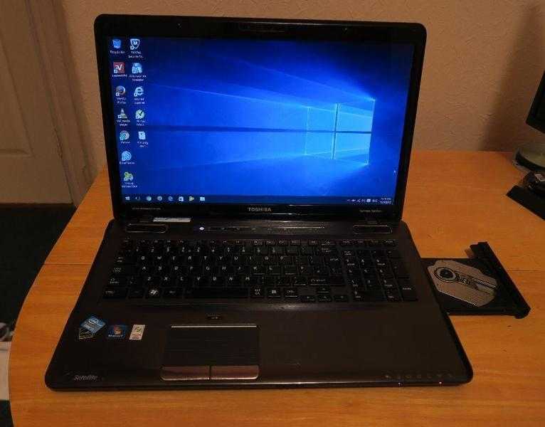 Toshiba laptop, 17 inch screen, Intel Core i7, 750gb Harddrive, windows 10