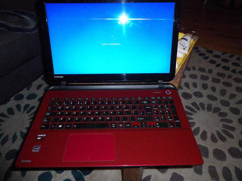 TOSHIBA  SATELLITE L50D-B-13P LAPTOP  1 YEAR OLD