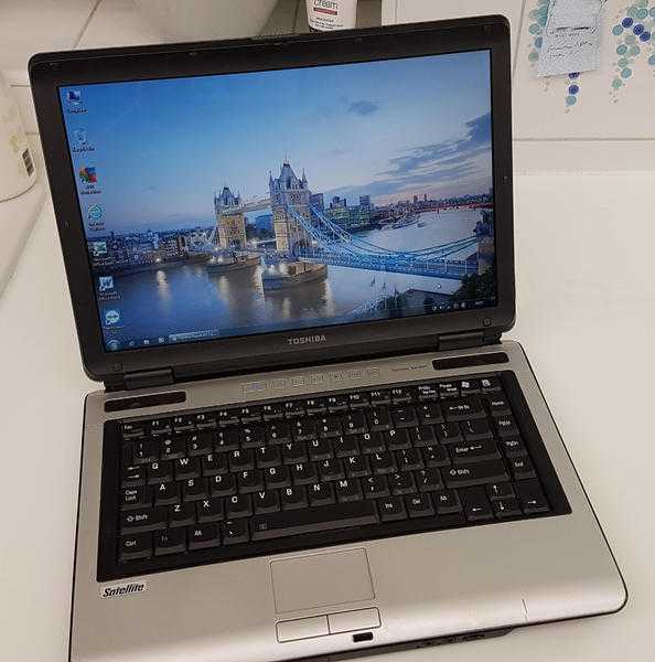 TOSHIBA SATELLITE Laptop