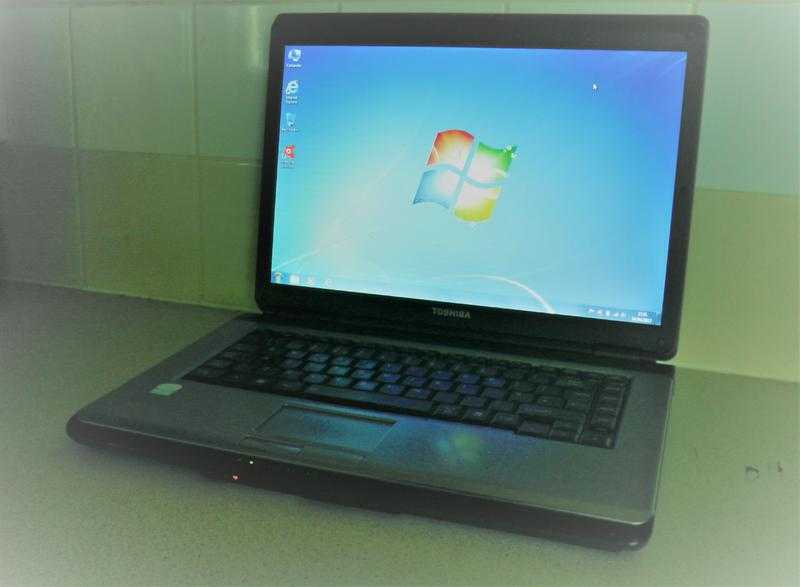 Toshiba Satellite Pro L300 Laptop 3GB W7 Wifi