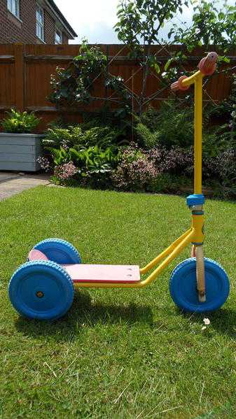 Toy scooter