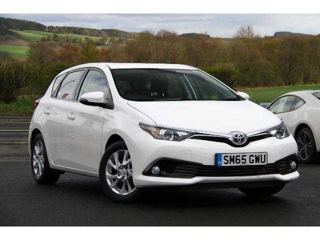 Toyota Auris 2015