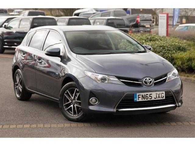 Toyota Auris 2015