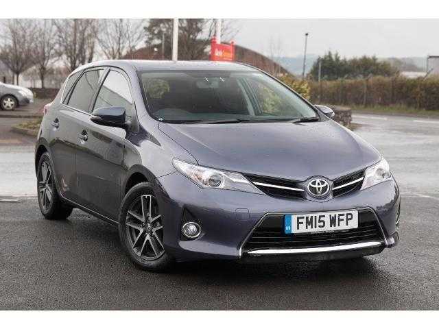 Toyota Auris 2015