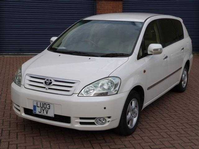 Toyota Avensis Verso 2003