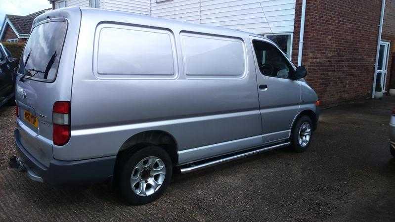 Toyota Hi-ace 2003