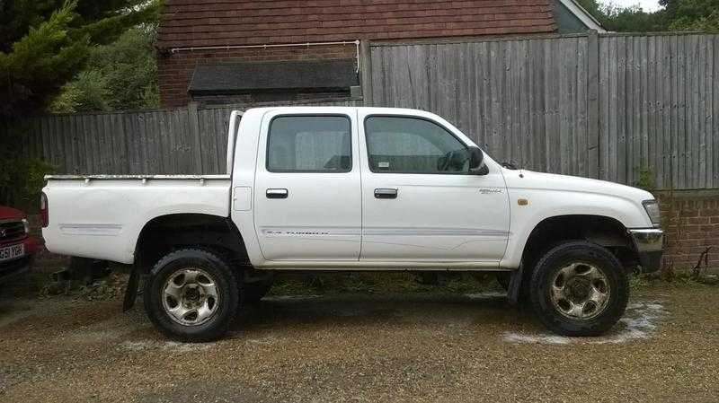 TOYOTA HILUX 2.4 TURBO-D4WD, WHITE, 1998