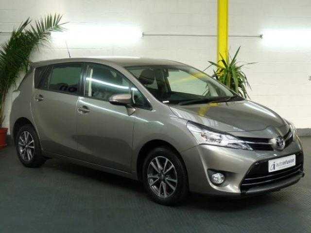 Toyota Verso 2015