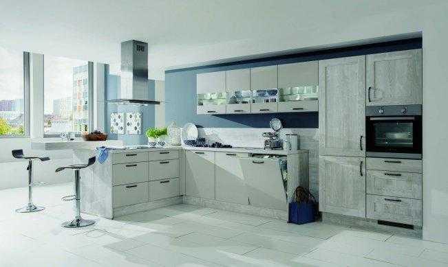 Traditional Kitchens by illya Kitchens