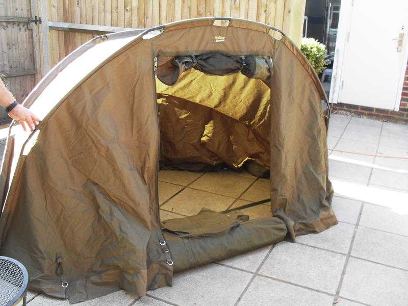 Trakker Armo Specimen Bivvy Carp Fishing Shelter 1 man