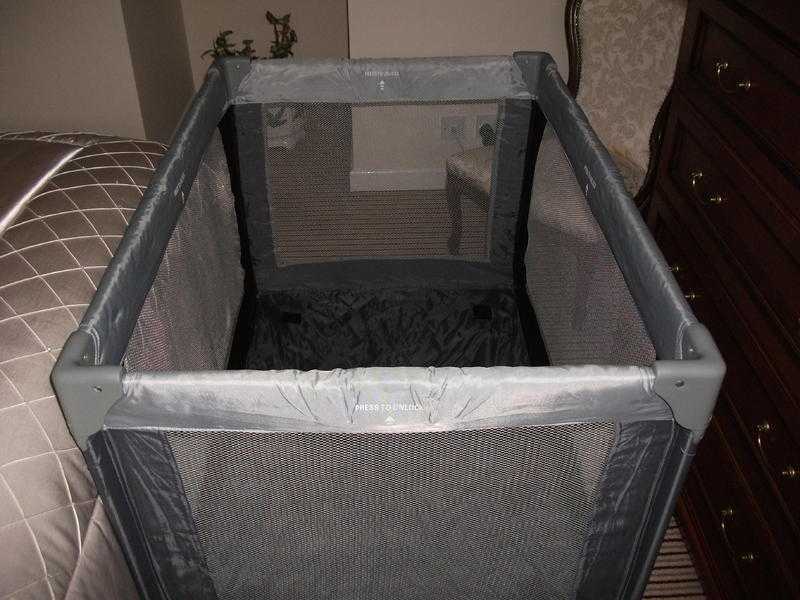 travel cot