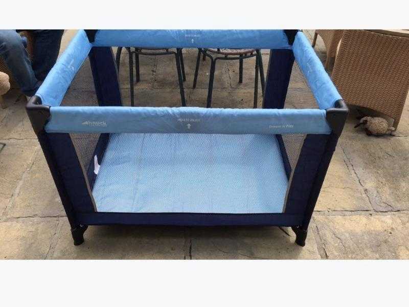 Travel cot excellent condition