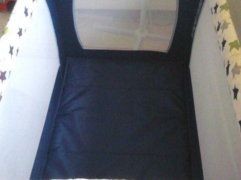 Travel Cot Good as new, rarely used