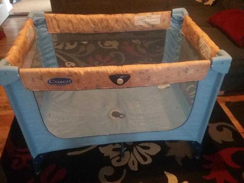 Travel cot  play pen