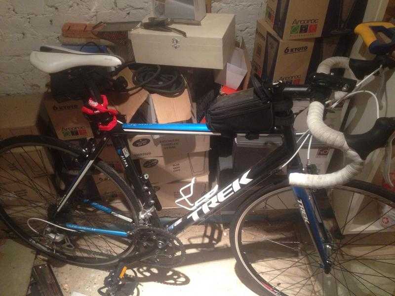 Trek 1.1 c BlackBlue 56cm Road bike as new condition  accessories