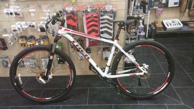 Trek X-Caliber 9 29quot wheels white and red.