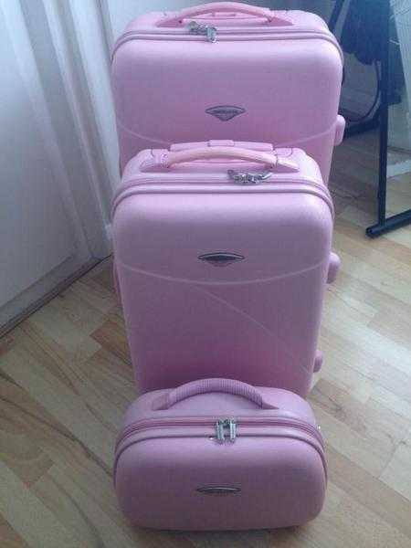 Trio Pink Suitcase Set