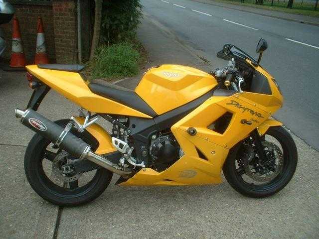 Triumph Daytona 2005