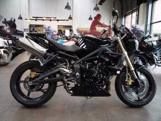 Triumph Street Triple 2011