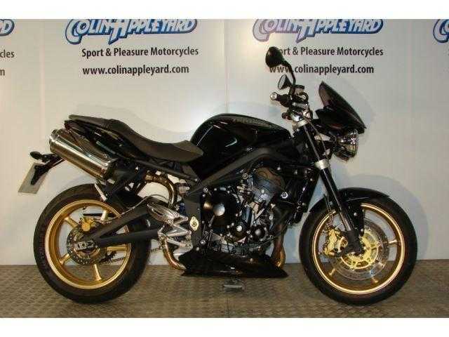 Triumph Street Triple 2011